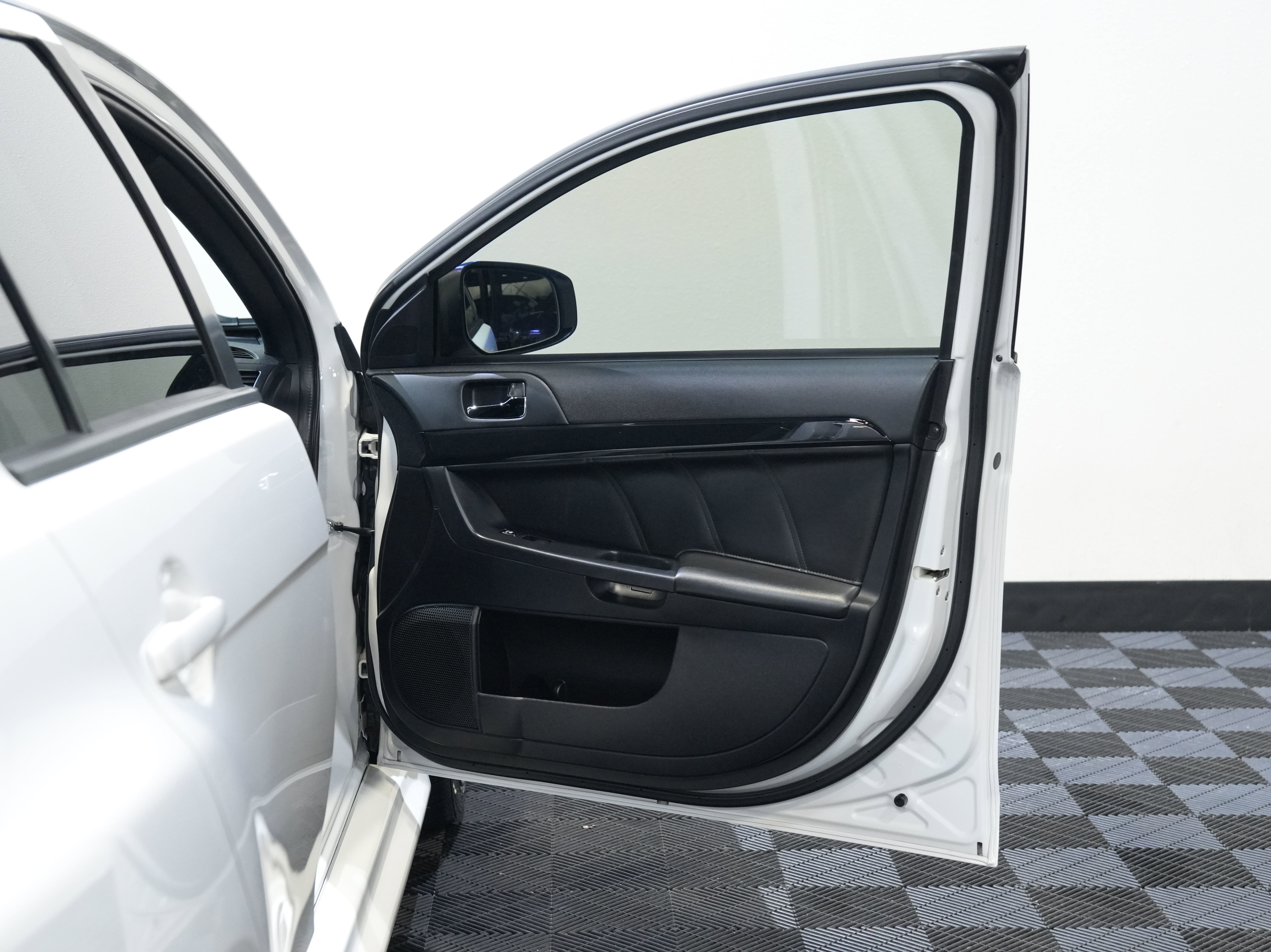 Used 2015 Mitsubishi Lancer Evolution Final Edition AWD/4WD image 22