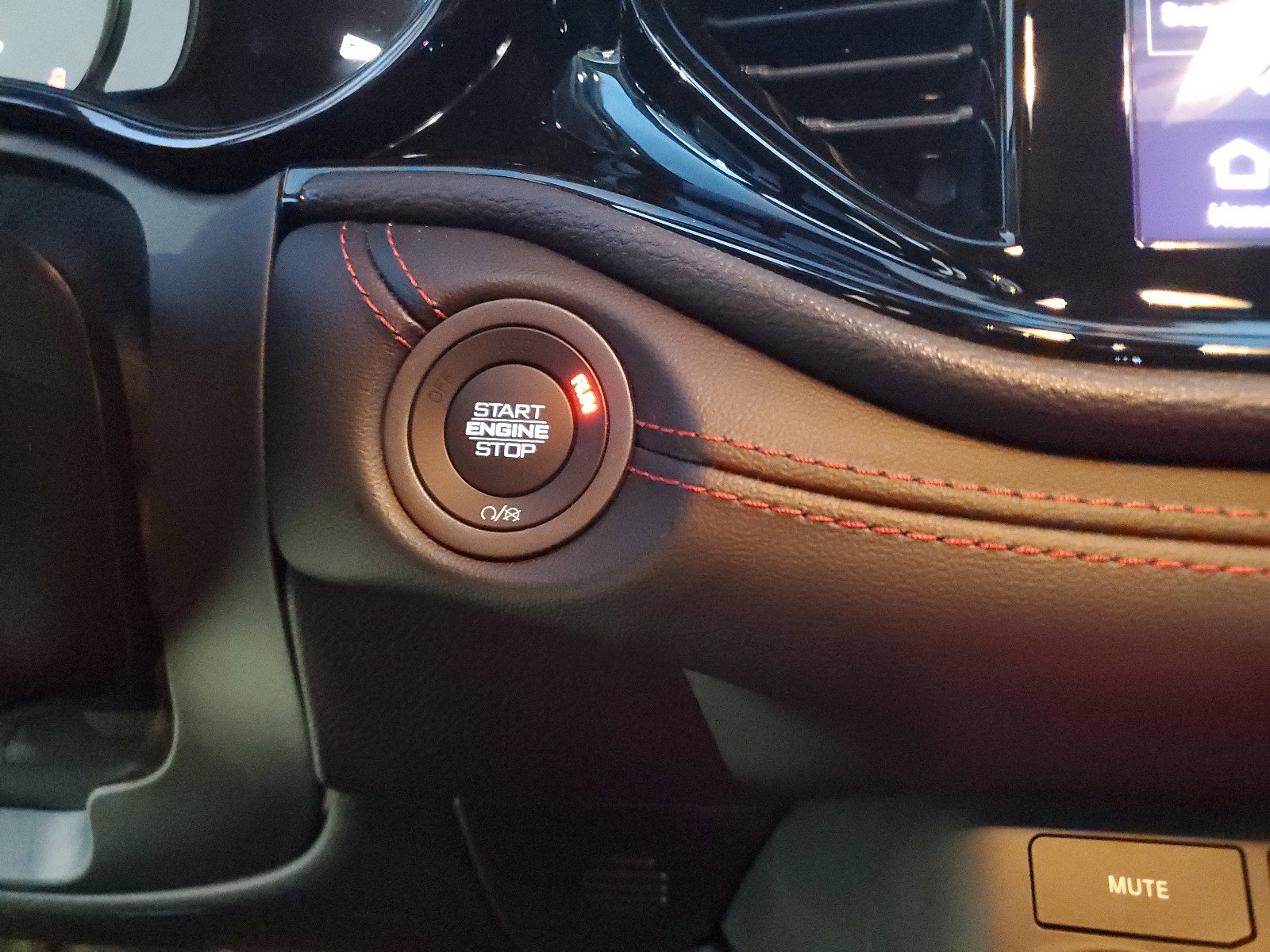 Certified 2025 Dodge Durango GT w/ Blacktop Package image 25