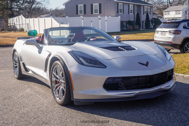 Used 2015 Chevrolet Corvette Z06 w/ 3LZ Preferred Equipment Group RWD image 12
