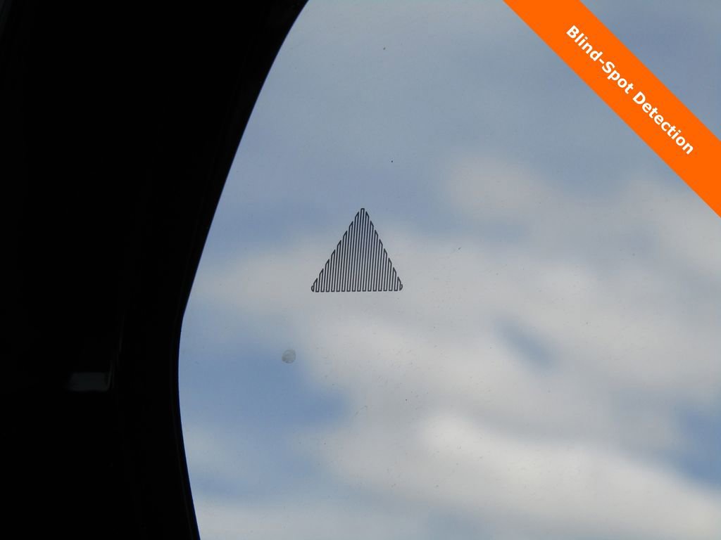 Used 2024 Jeep Grand Cherokee L Altitude AWD/4WD image 7