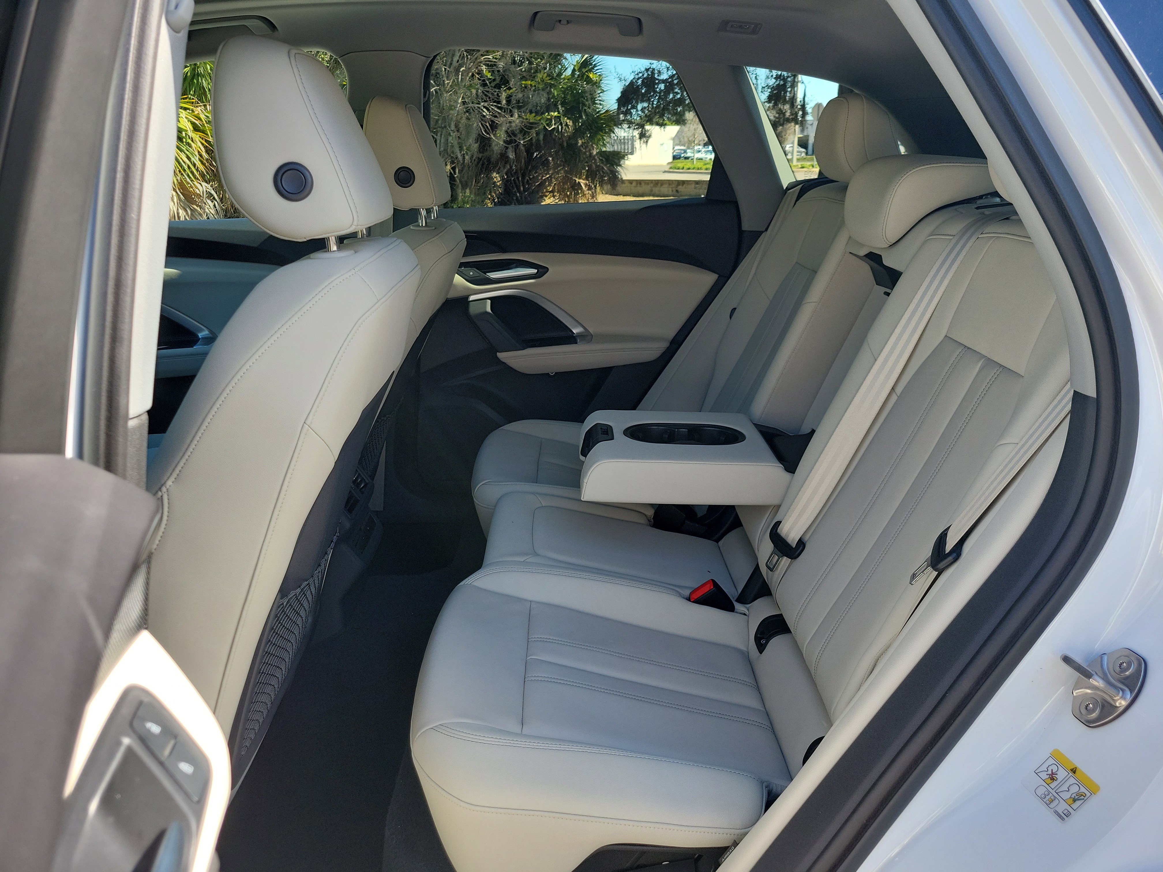 Used 2025 Audi Q5 Premium w/ Convenience Package image 16