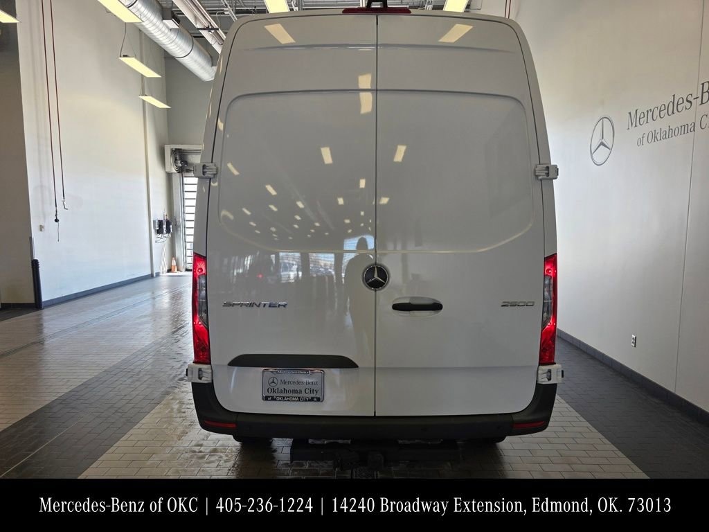 Used 2025 Mercedes-Benz Sprinter 2500 image 6
