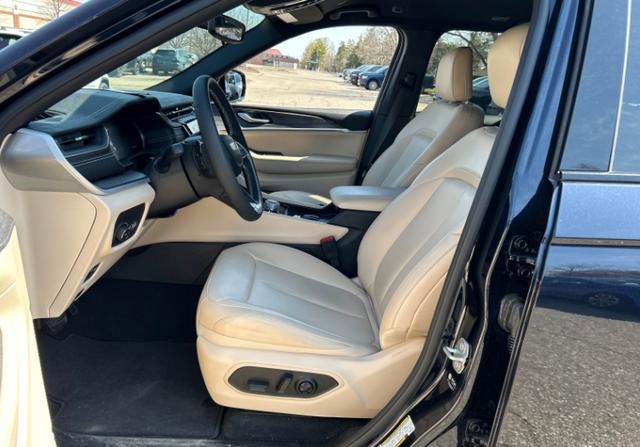 Used 2024 Jeep Grand Cherokee Limited image 4