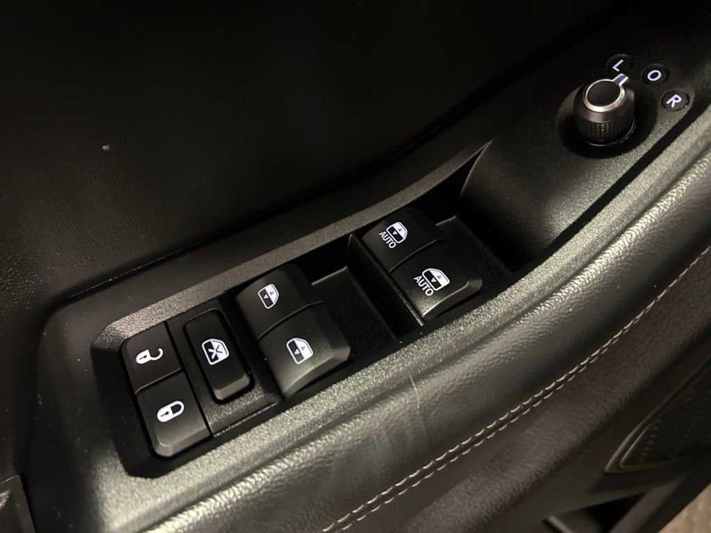 Used 2024 Jeep Grand Cherokee Altitude image 5