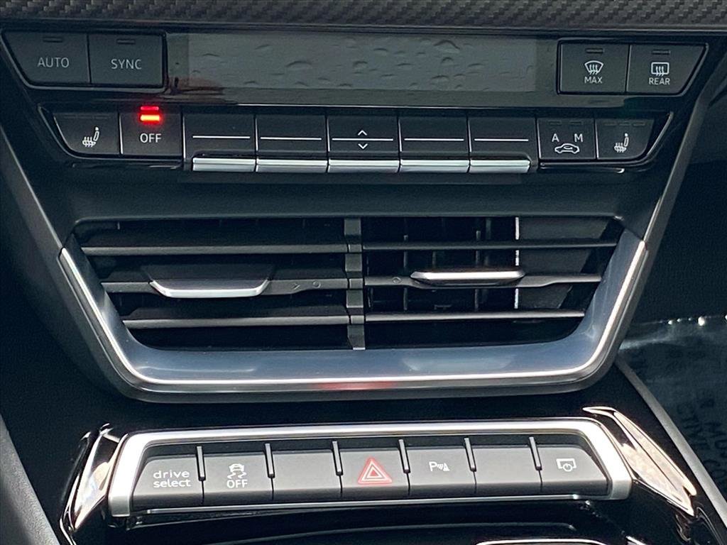 Used 2022 Audi e-tron GT Premium Plus w/ Performance Package image 11