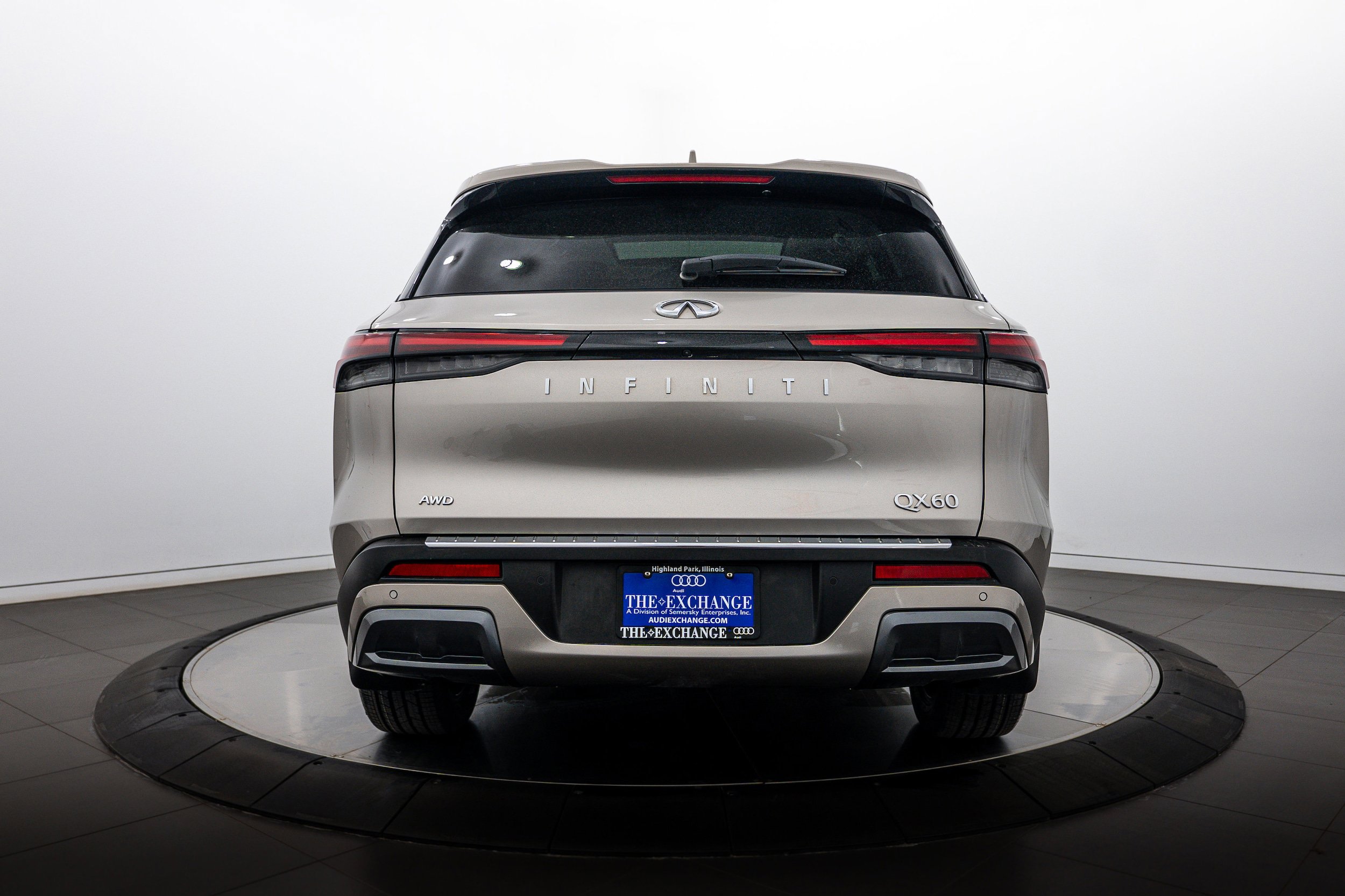 Used 2023 INFINITI QX60 Sensory w/ Vision Package AWD/4WD image 26