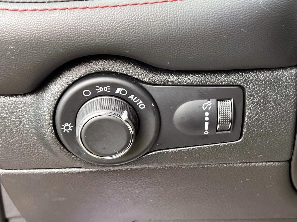 Used 2023 Dodge Durango GT w/ Blacktop Package AWD/4WD image 19