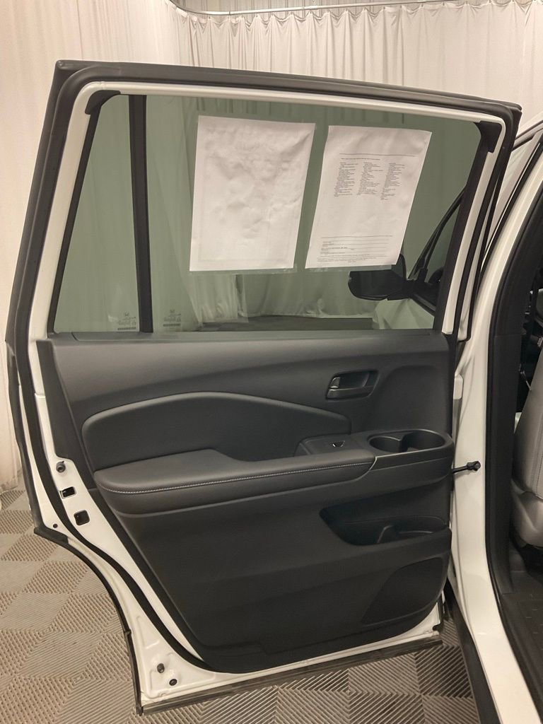 Used 2024 Honda Passport EX-L image 33