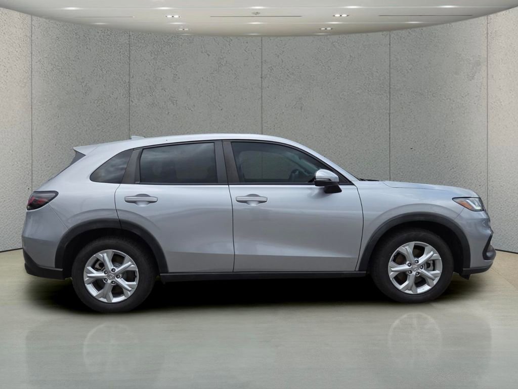 Used 2023 Honda HR-V LX image 2