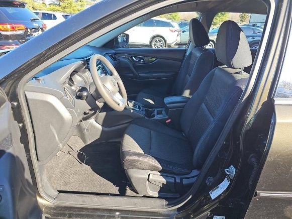 Used 2017 Nissan Rogue S image 5