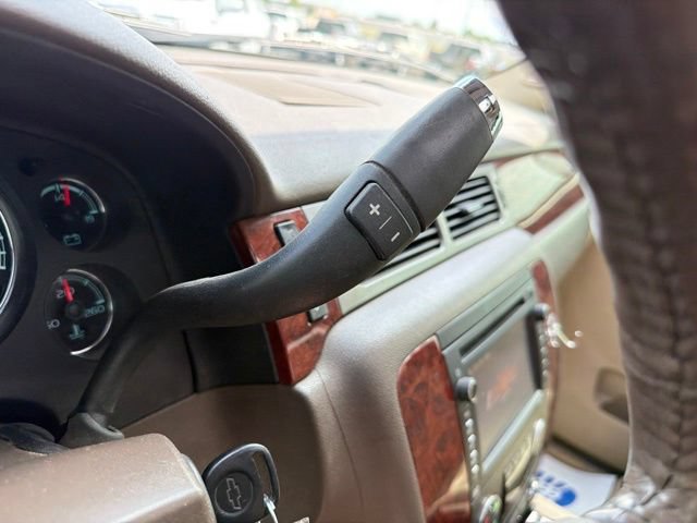 Used 2013 Chevrolet Avalanche LTZ RWD image 34