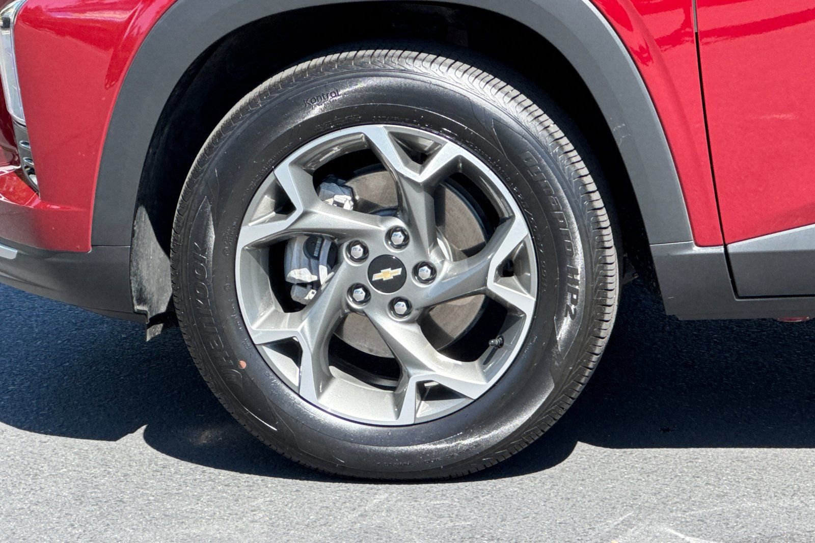 Used 2025 Chevrolet Trax LT w/ Driver Confidence Package image 30