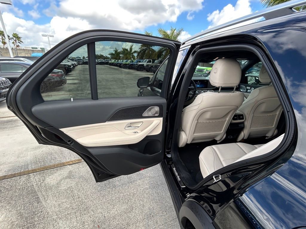 Used 2025 Mercedes-Benz GLE 450e 4MATIC image 34
