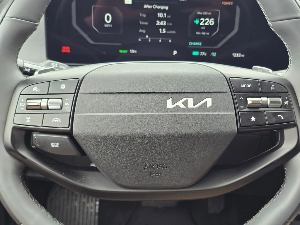 Used 2025 Kia EV6 Light w/ Light LR Technology Package image 24