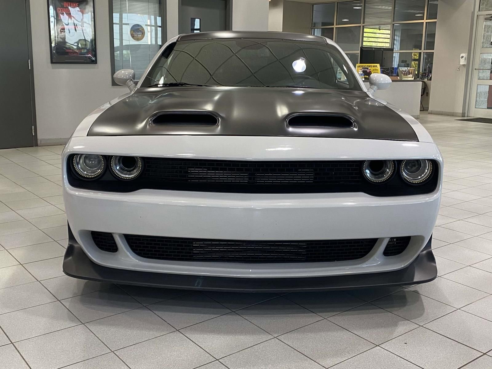 Used 2019 Dodge Challenger SRT Hellcat Redeye image 2