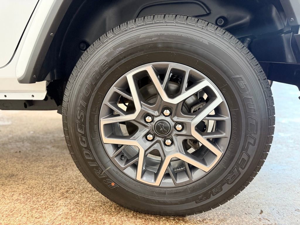 Used 2025 Jeep Wrangler Sahara AWD/4WD image 24
