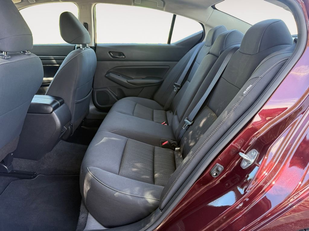 Used 2025 Nissan Altima 2.5 SV FWD image 13