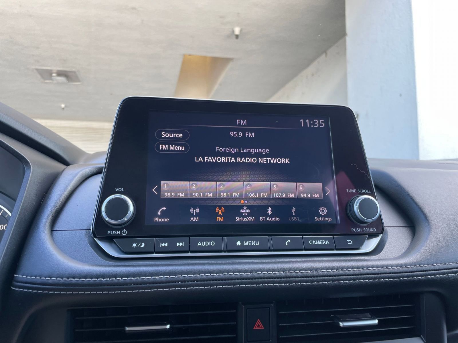Used 2025 Nissan Rogue SV image 20