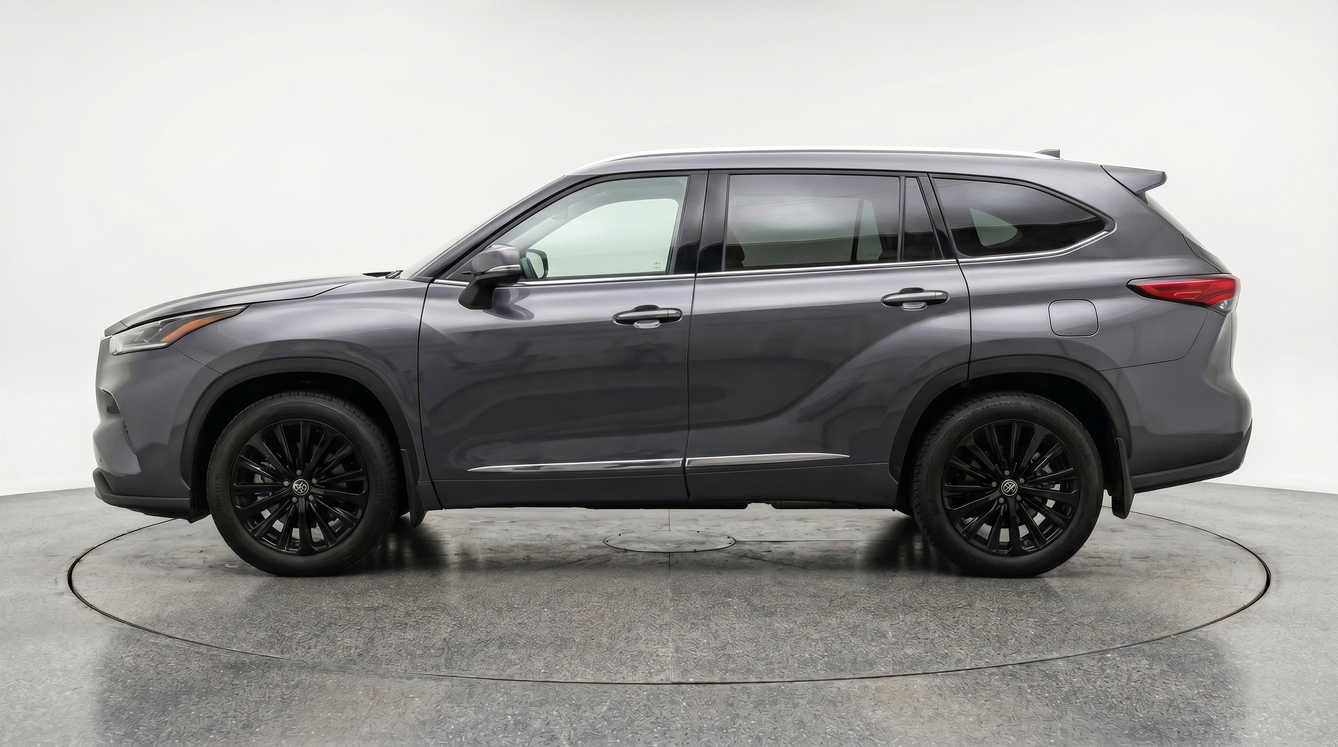 Used 2025 Toyota Highlander XSE AWD/4WD image 5