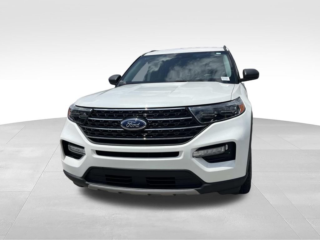Certified 2024 Ford Explorer XLT w/ Equipment Group 202A AWD/4WD image 10