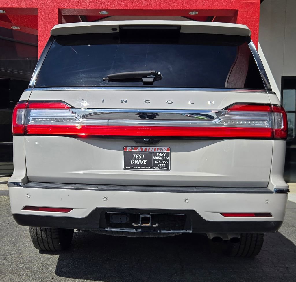 Used 2021 Lincoln Navigator Reserve image 11