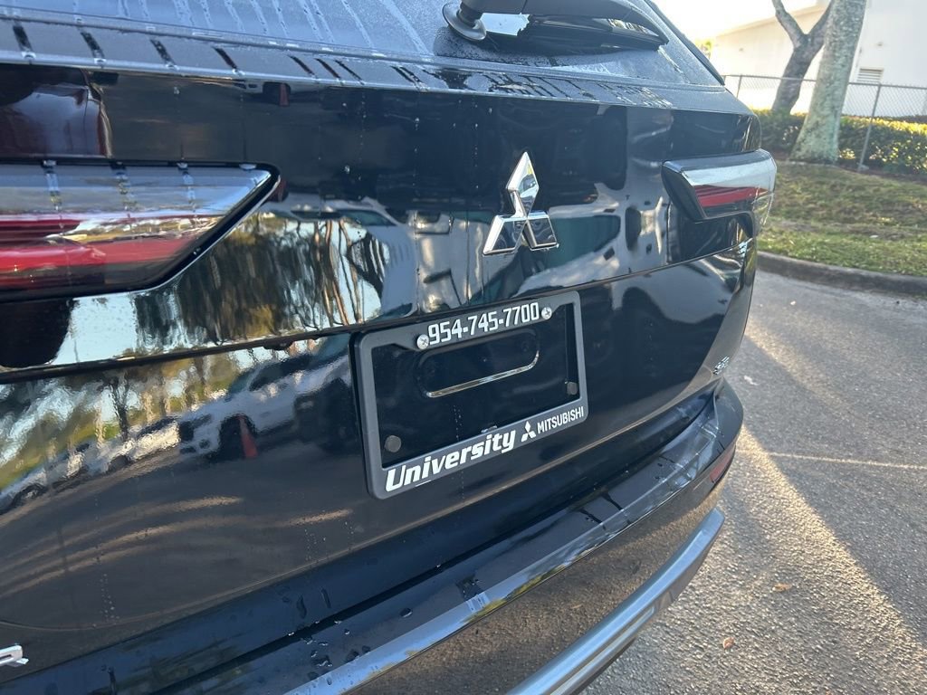 New 2026 Mitsubishi Outlander SE image 18