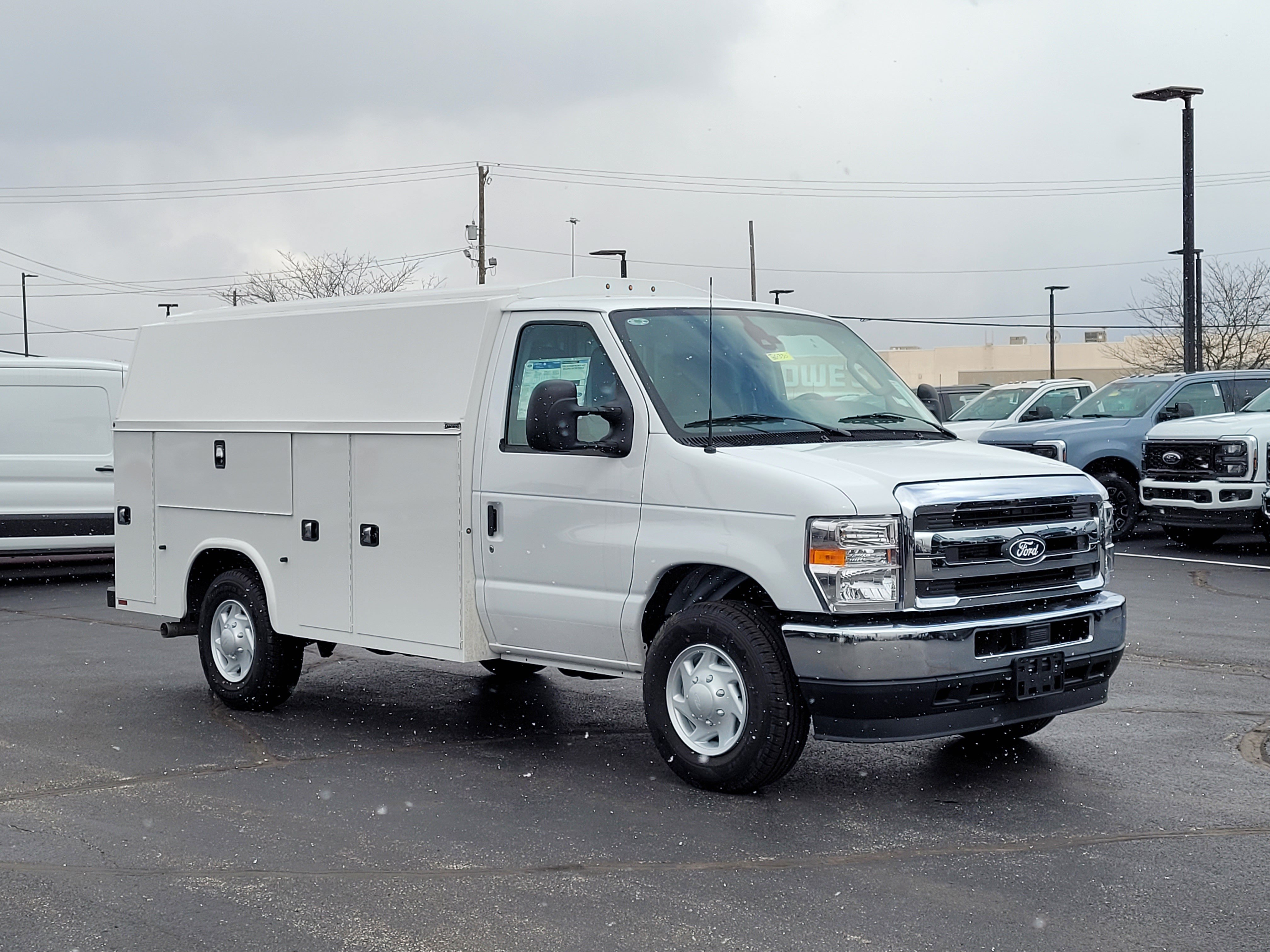 New 2026 Ford E-350 and Econoline 350 Super Duty w/ Power Equipment Group RWD image 8