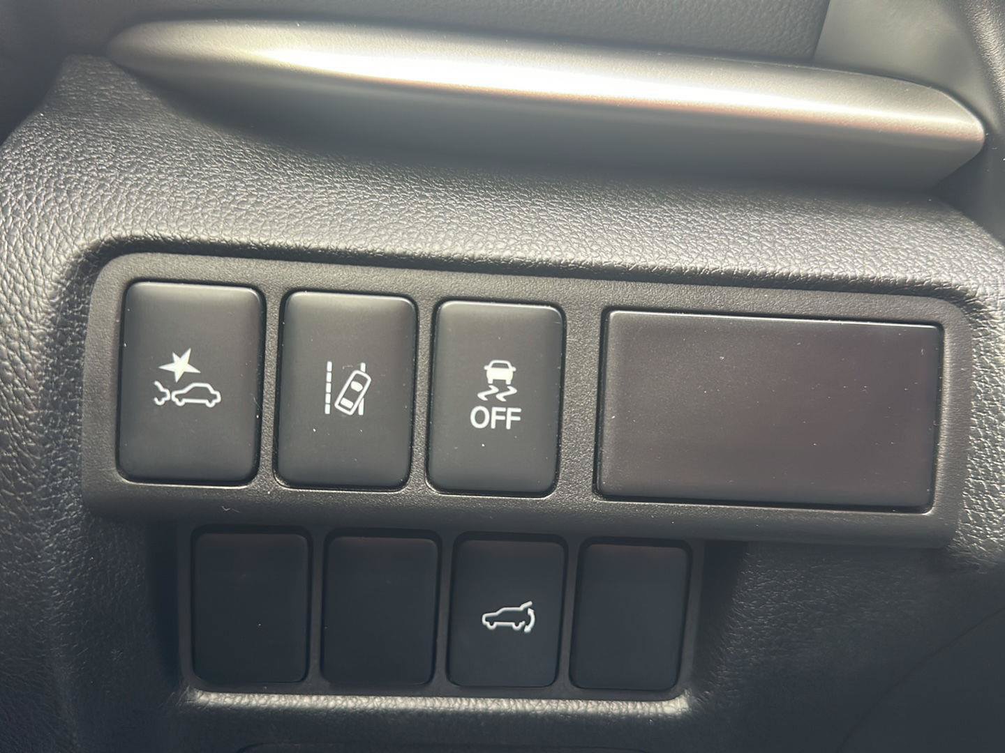 Used 2025 Mitsubishi Eclipse Cross Black Edition image 22