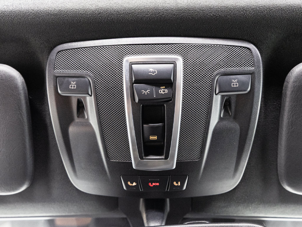 Used 2017 Mercedes-Benz G 550 Squared image 18