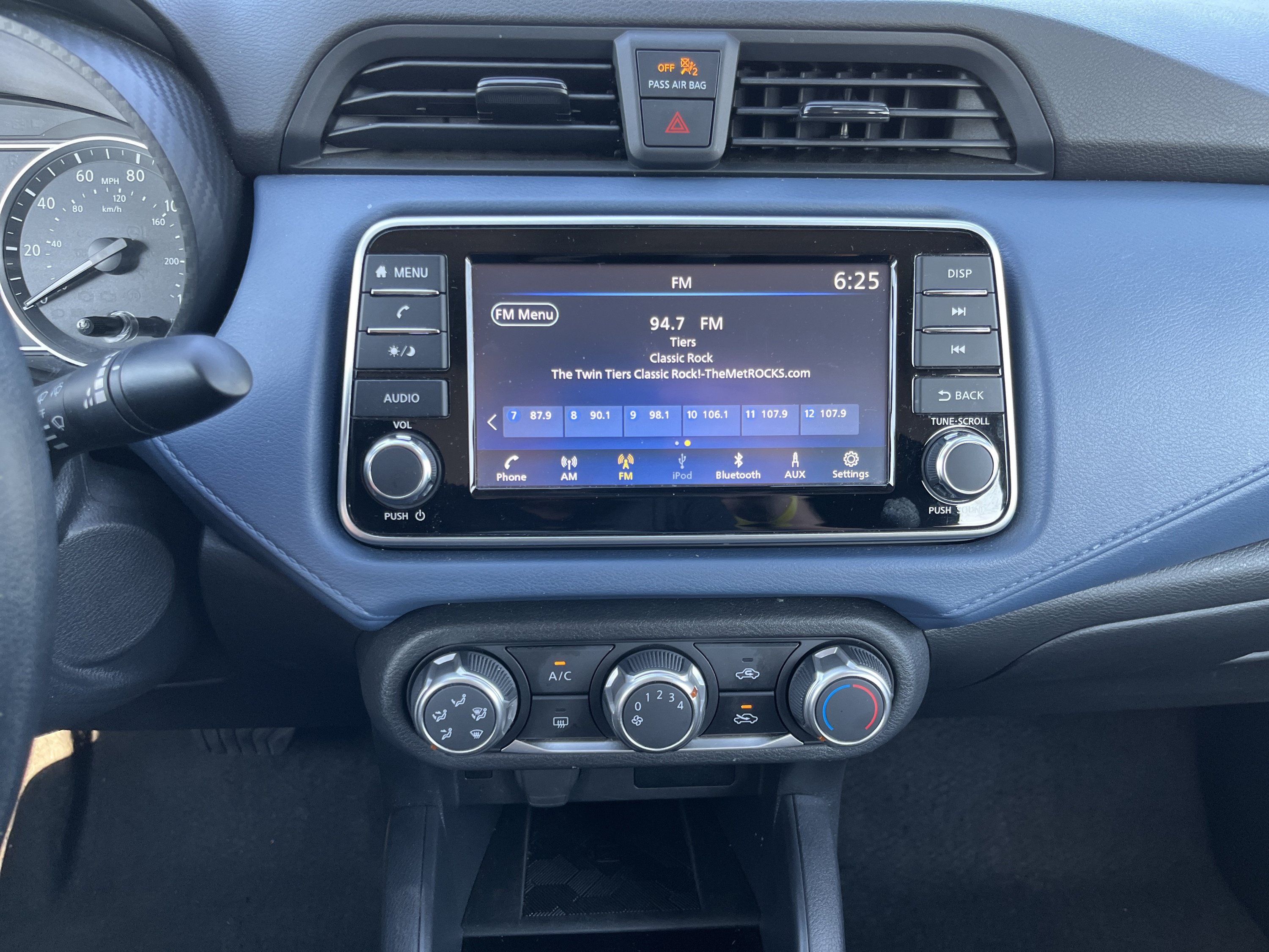 Used 2025 Nissan Versa SV FWD image 24