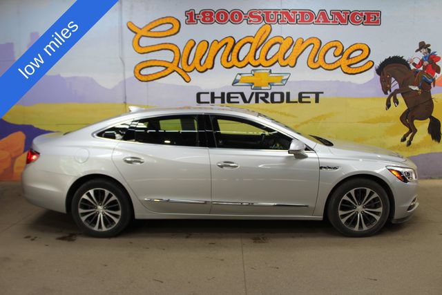 Used 2017 Buick LaCrosse Essence FWD image 1
