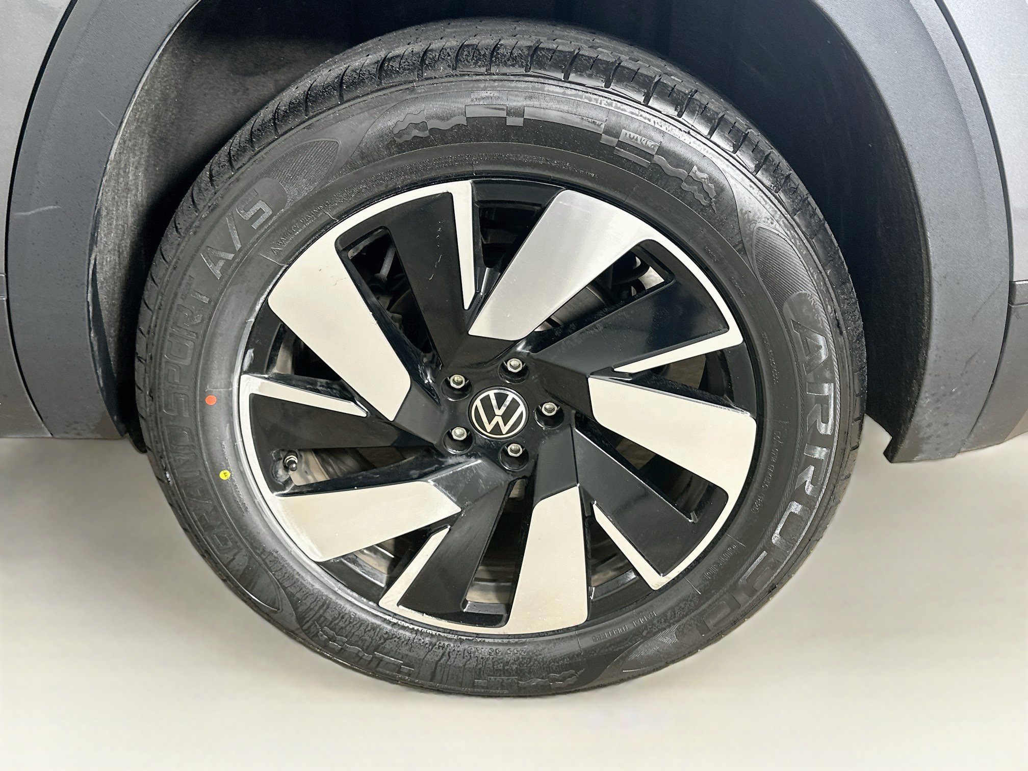 Used 2025 Volkswagen Atlas Cross Sport SE FWD image 11