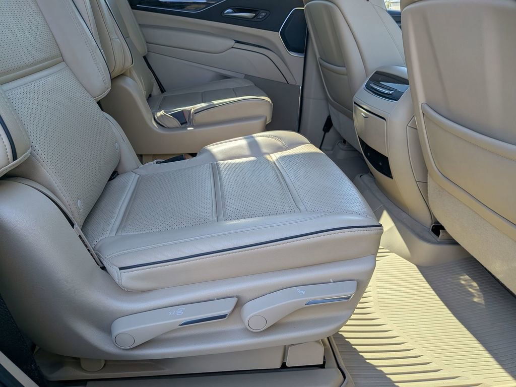 Certified 2023 Cadillac Escalade Premium Luxury w/ Performance Package image 25