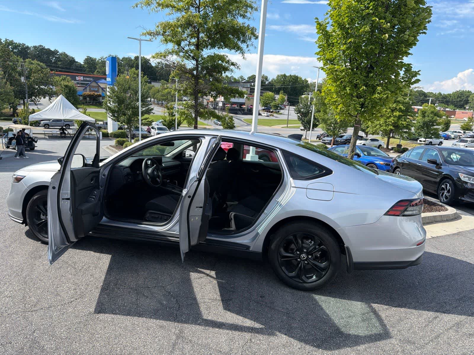 Used 2025 Honda Accord SE image 19