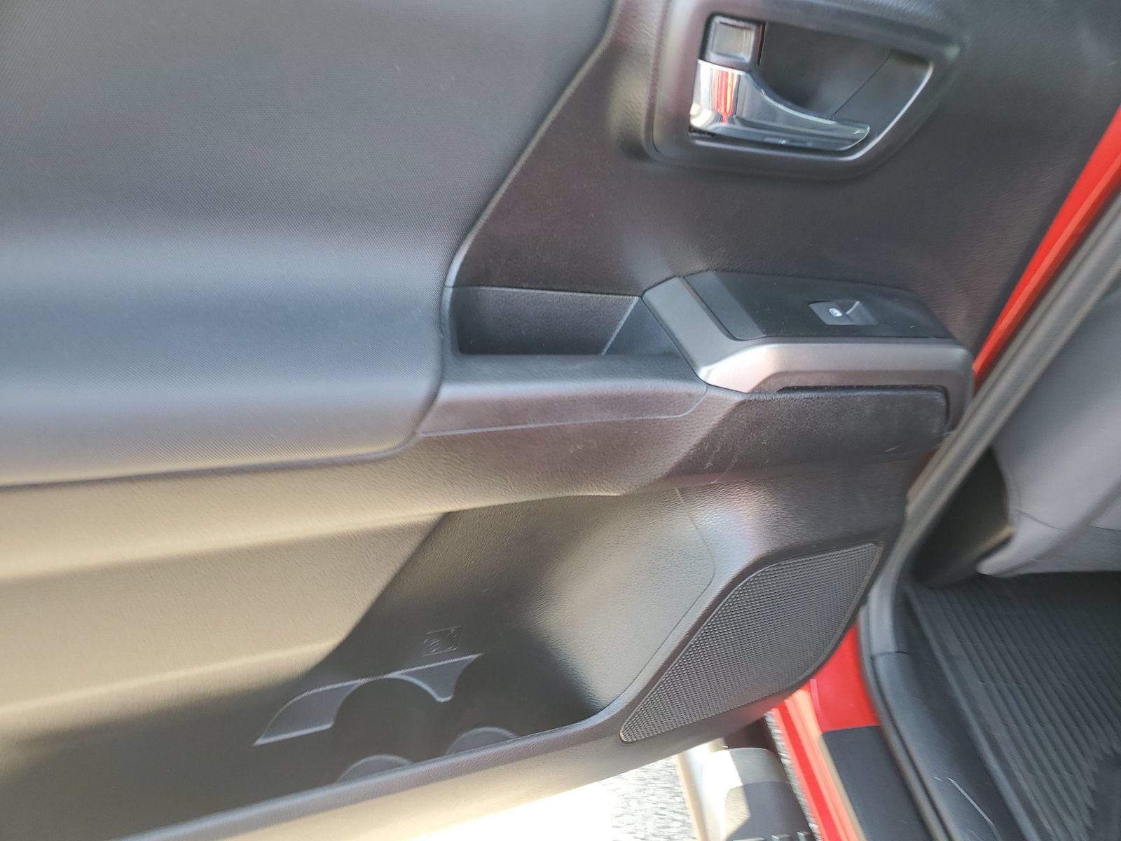Certified 2018 Toyota Tacoma TRD Sport AWD/4WD image 15