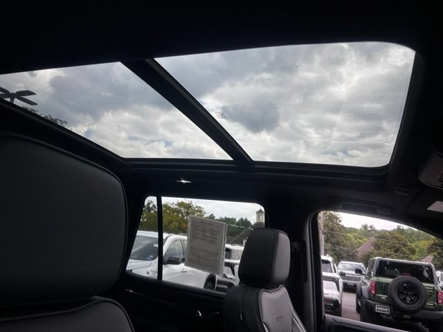 Used 2024 GMC Yukon Denali AWD/4WD image 28