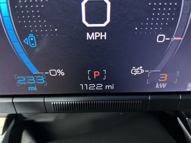 Used 2024 GMC Hummer EV 2X w/ Extreme Off-Road Package image 12