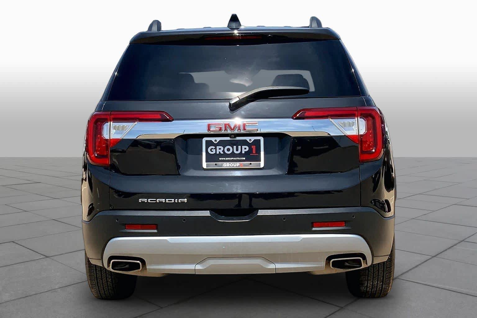 Used 2020 GMC Acadia SLT w/ Driver Alert Package II FWD image 4
