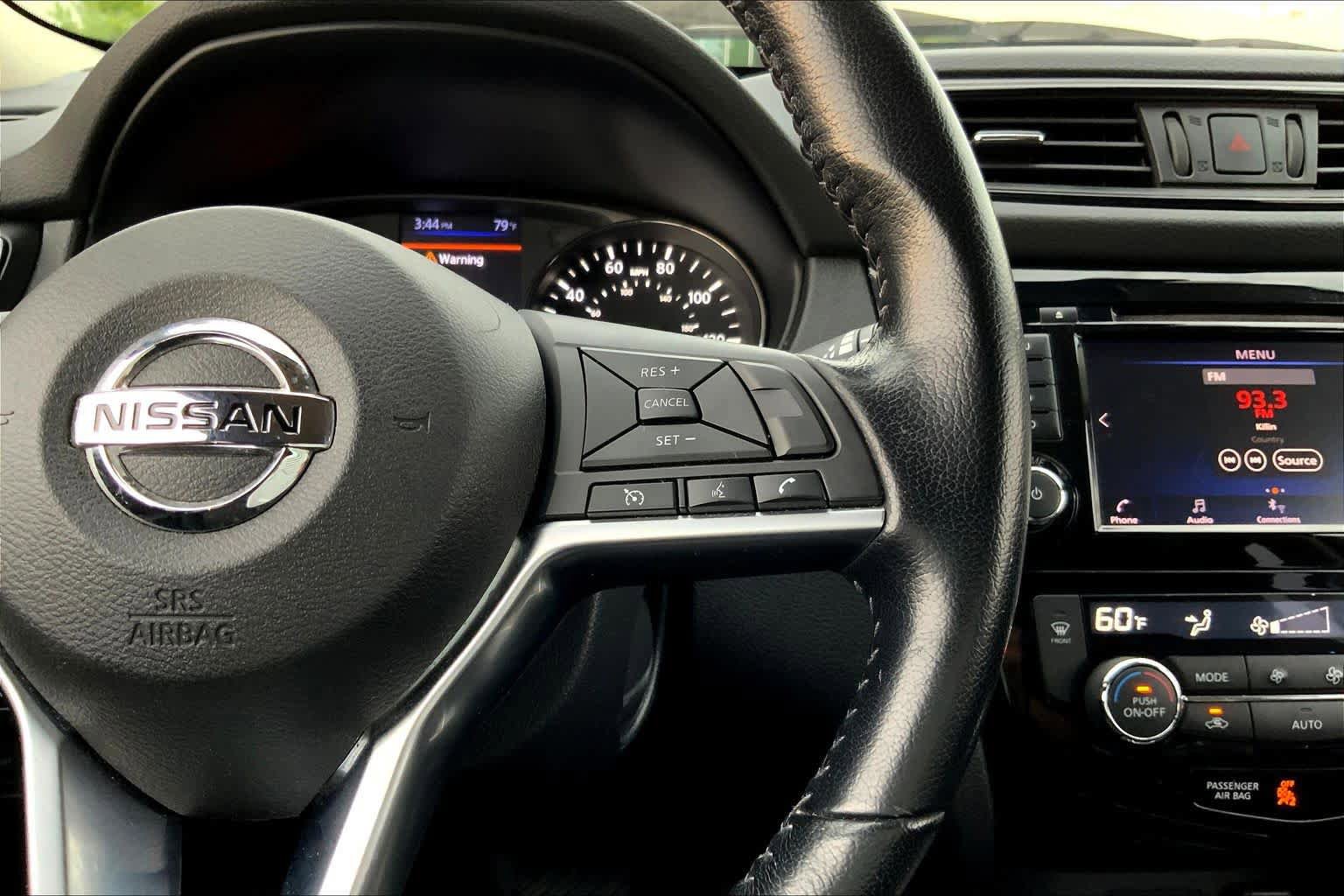 Used 2020 Nissan Rogue SV image 25