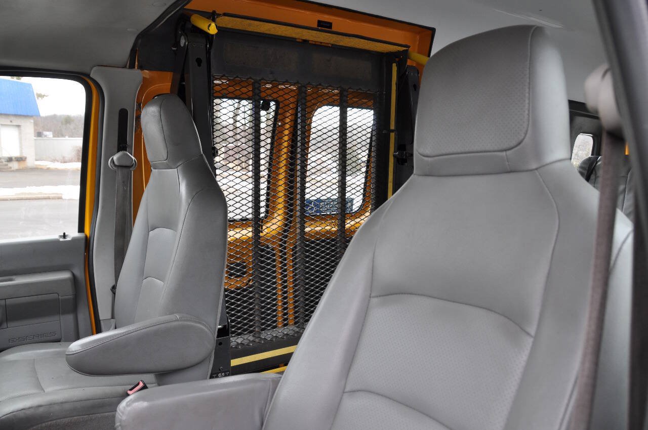 Used 2014 Ford E-250 and Econoline 250 Extended w/ Power Group RWD image 22