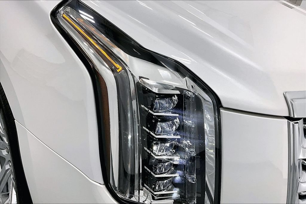 Used 2018 Cadillac Escalade Platinum AWD/4WD image 37