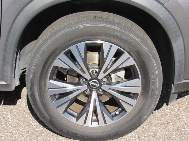 Used 2023 Nissan Rogue SV image 10