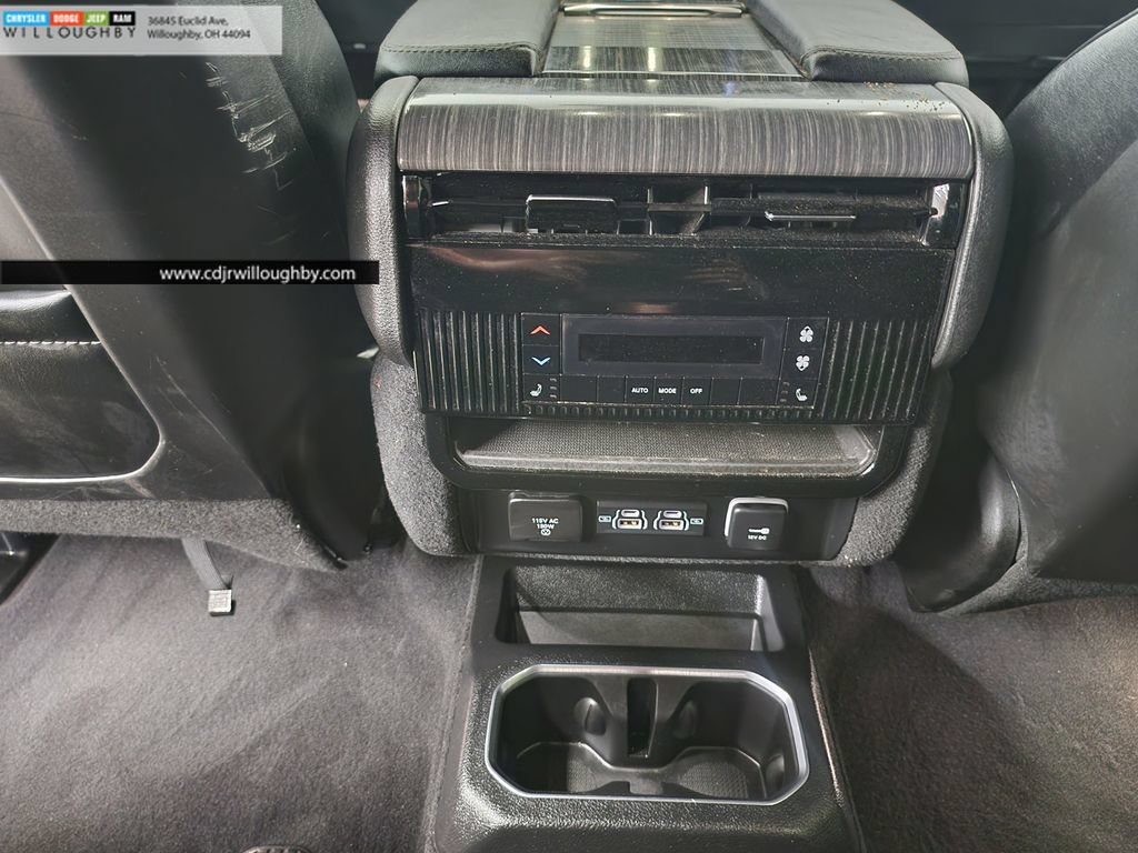 Used 2024 Jeep Wagoneer Series II AWD/4WD image 25