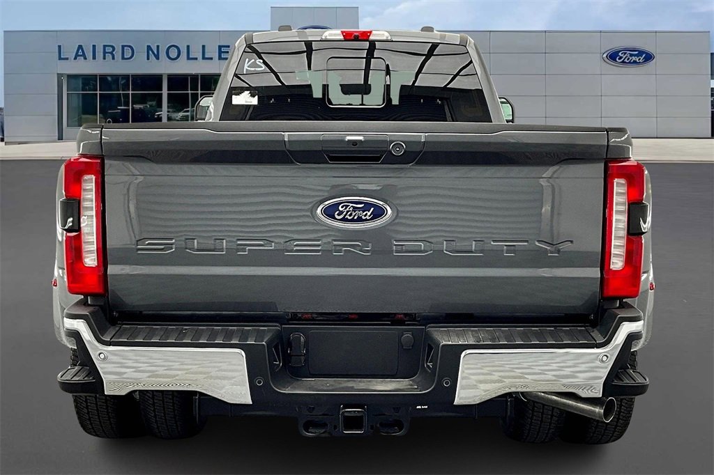 New 2026 Ford F350 4x4 Crew Cab DRW Super Duty image 4