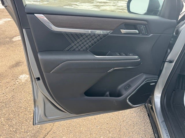 Used 2024 GMC Acadia Denali w/ LPO, Floor Liner Package image 13