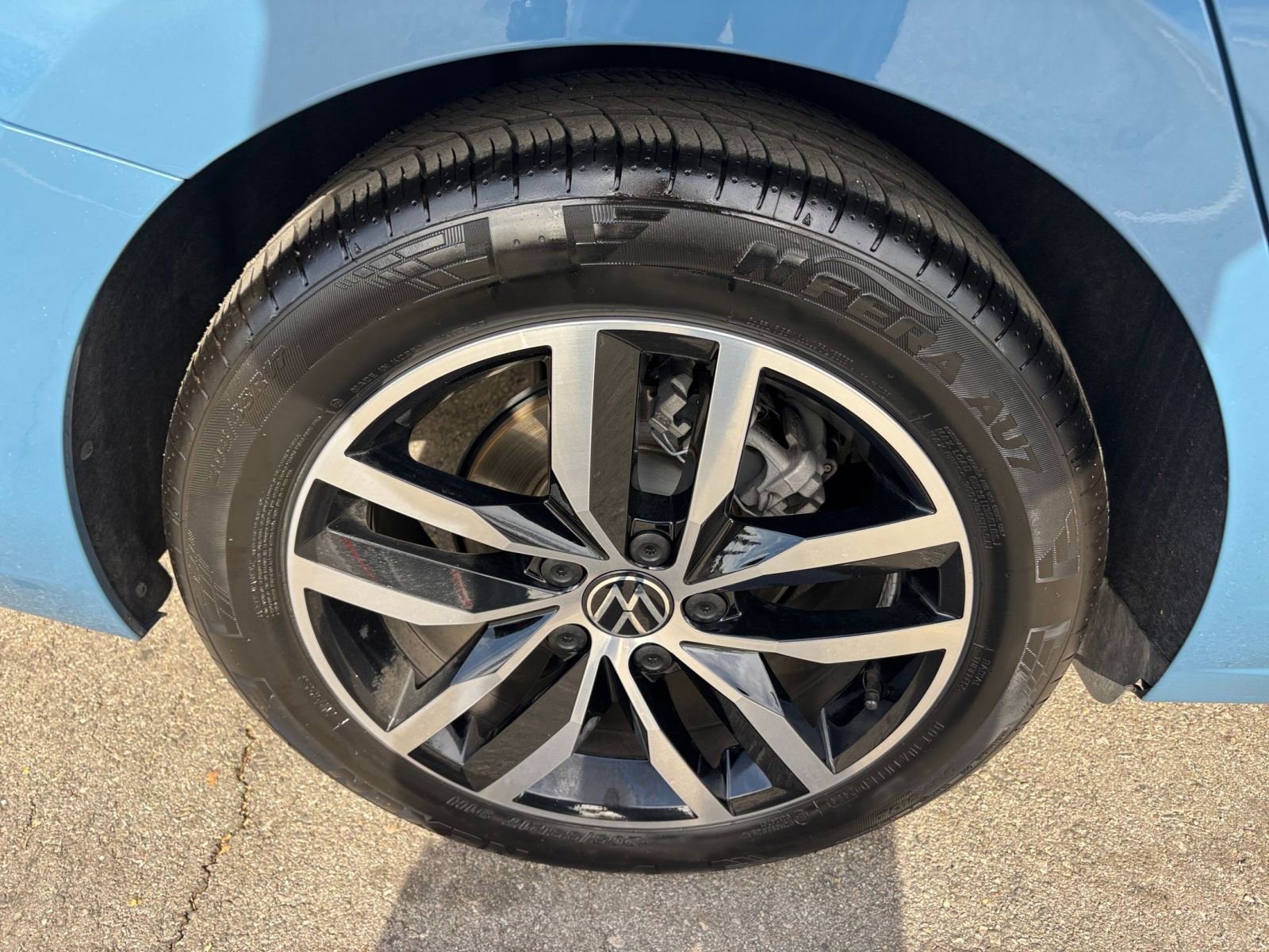 Used 2025 Volkswagen Jetta SE image 30