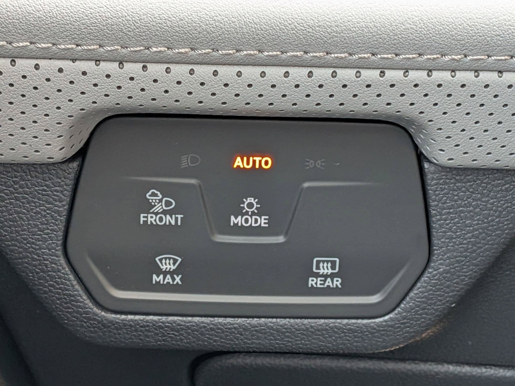 New 2026 Volkswagen Atlas Peak Edition AWD/4WD image 17