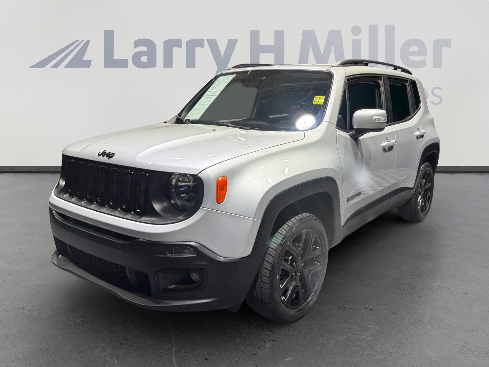 Used 2018 Jeep Renegade Altitude AWD/4WD image 1