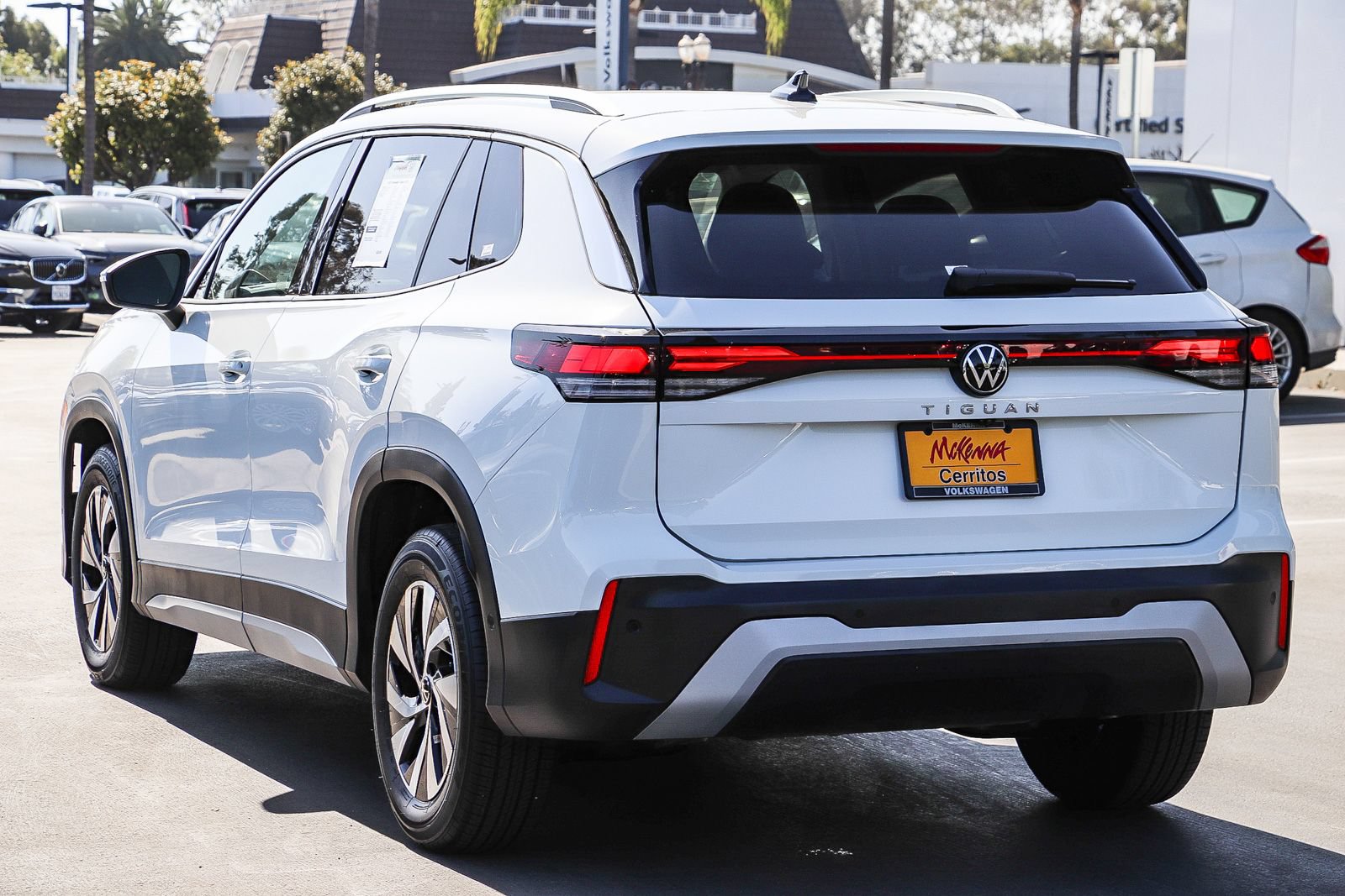 Certified 2025 Volkswagen Tiguan S FWD image 8