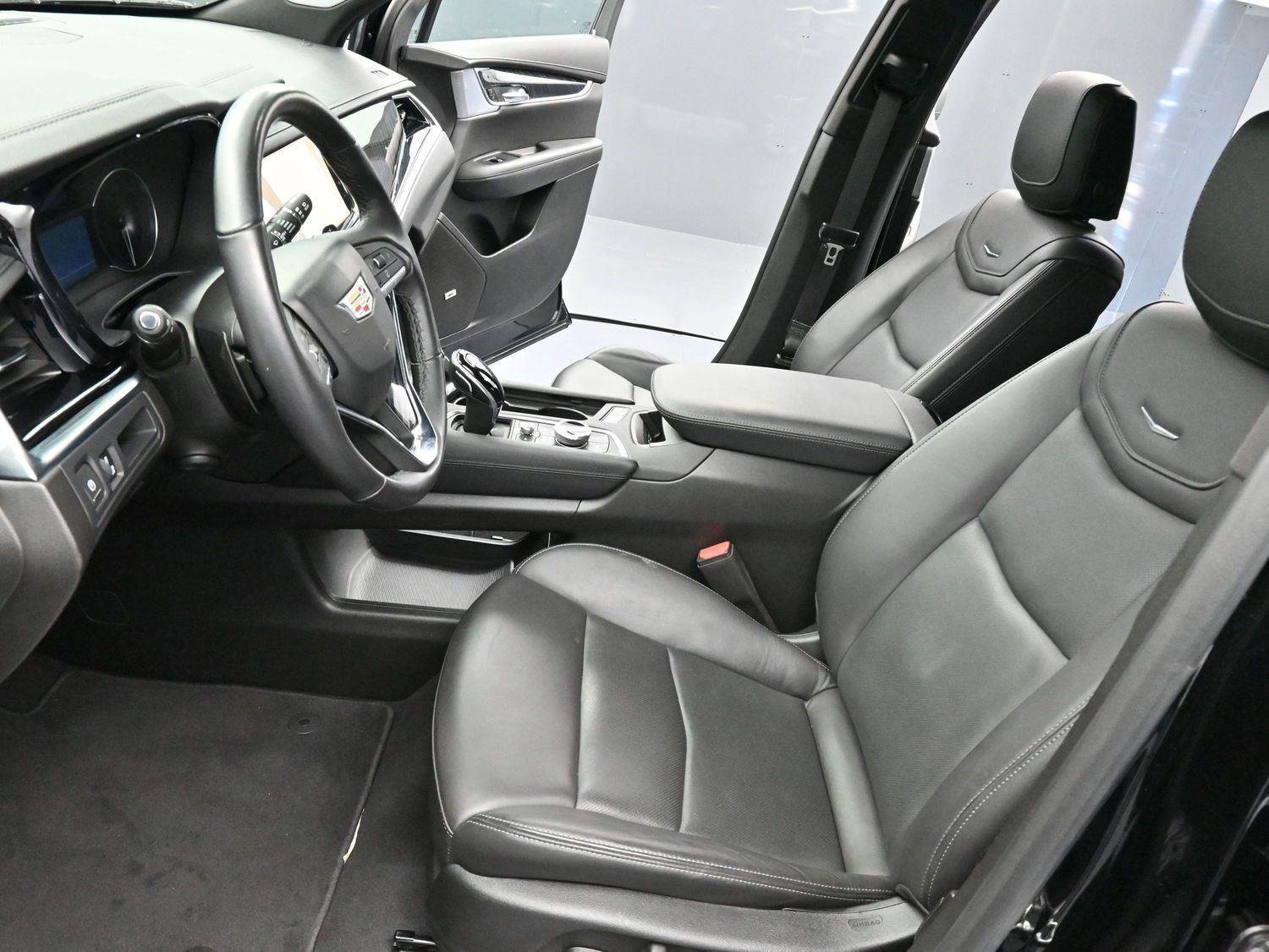 Certified 2025 Cadillac XT6 Premium Luxury image 12